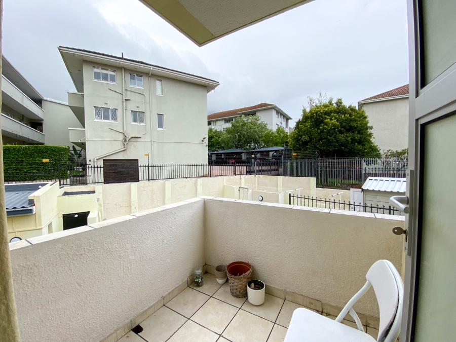 1 Bedroom Property for Sale in Oranjezicht Western Cape